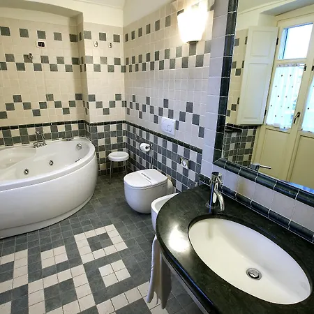 Cascina Di Corte Hotell