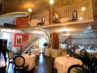 Cascina Di Corte Szálloda 3*