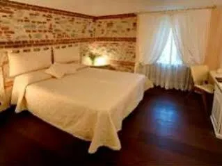 Cascina Di Corte ホテル ヴェナリア・レアーレ